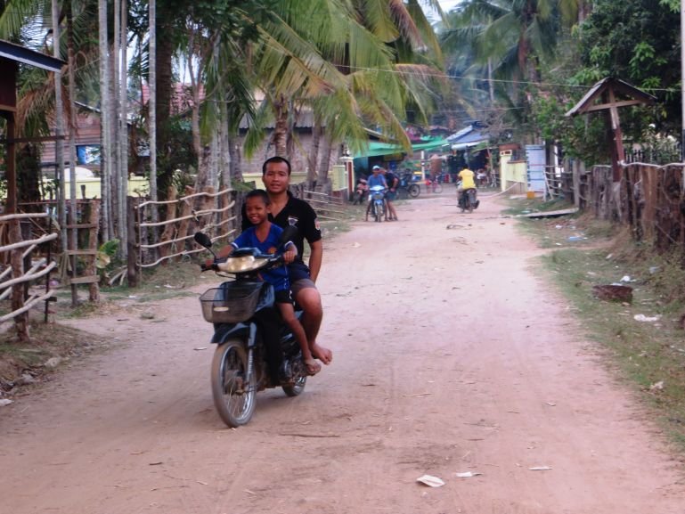 Multi Day Cycling Vietnam Laos Itinerary: The Definitive Guide to a Cross-Border Epic